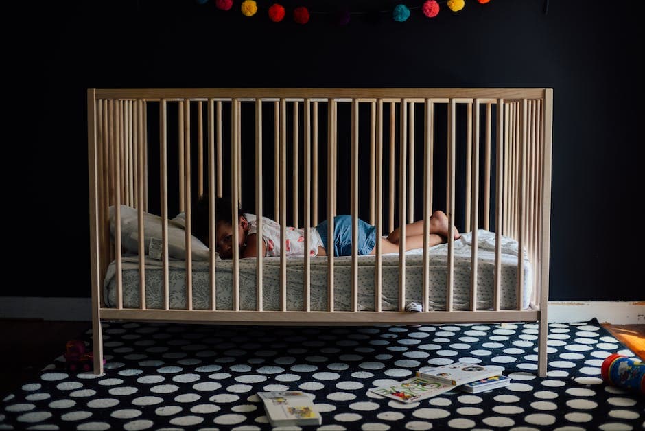 Bebé durmiendo en una habitación decorada y relajante