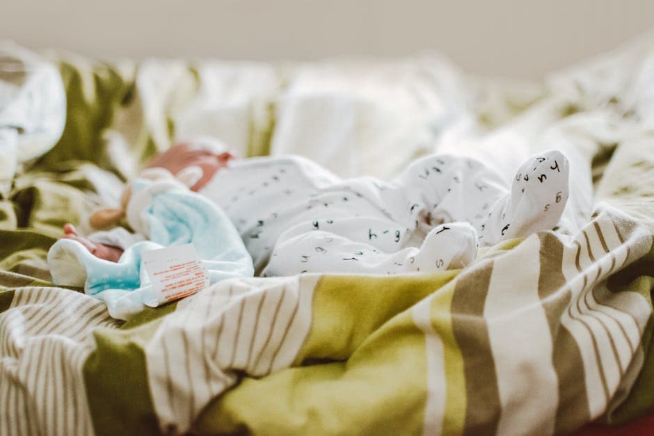 Bebé durmiendo en una habitación bien ventilada