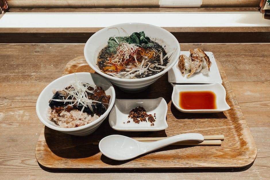 Comida rica en hierro para bebés con alimentos de origen animal y vegetal.