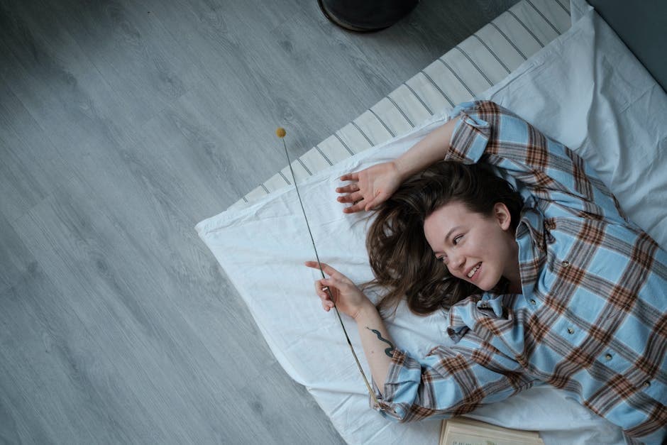 Mujer durmiendo felizmente