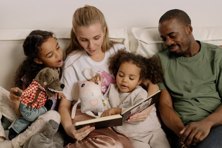 Padres leyendo libros